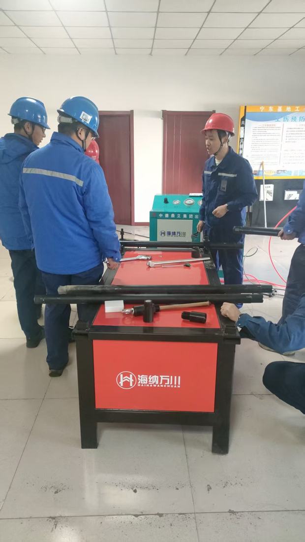 博爱县二氧化碳致裂设备二氧化碳致裂设备现场