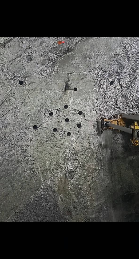 东风区二氧化碳致裂设备二氧化碳致裂设备现场